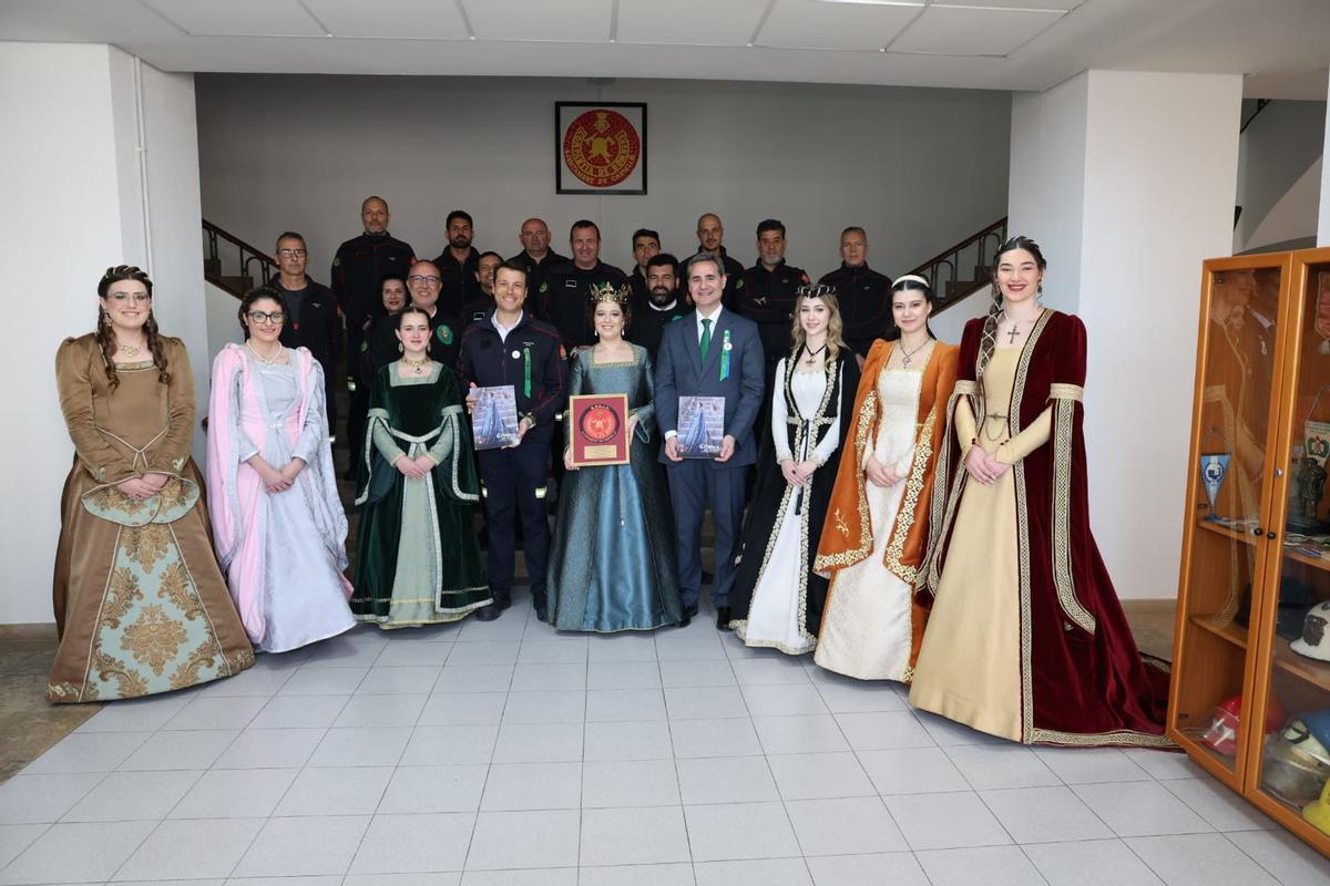 Visita a Teuán XIV per part de Na Violant d'Hongria i la seua cort d'honor.