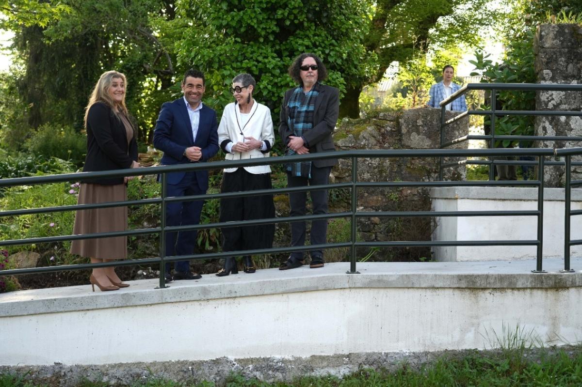 El presidente en una visita a Lar de Vilagarcía, una de las beneficiadas.
