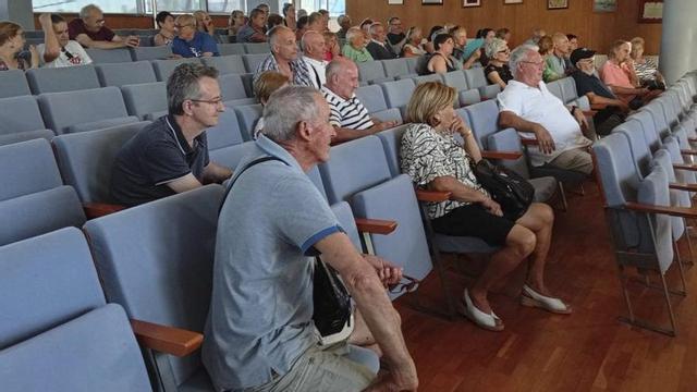 Reunión sobre el cambio catastral convocada por AV.