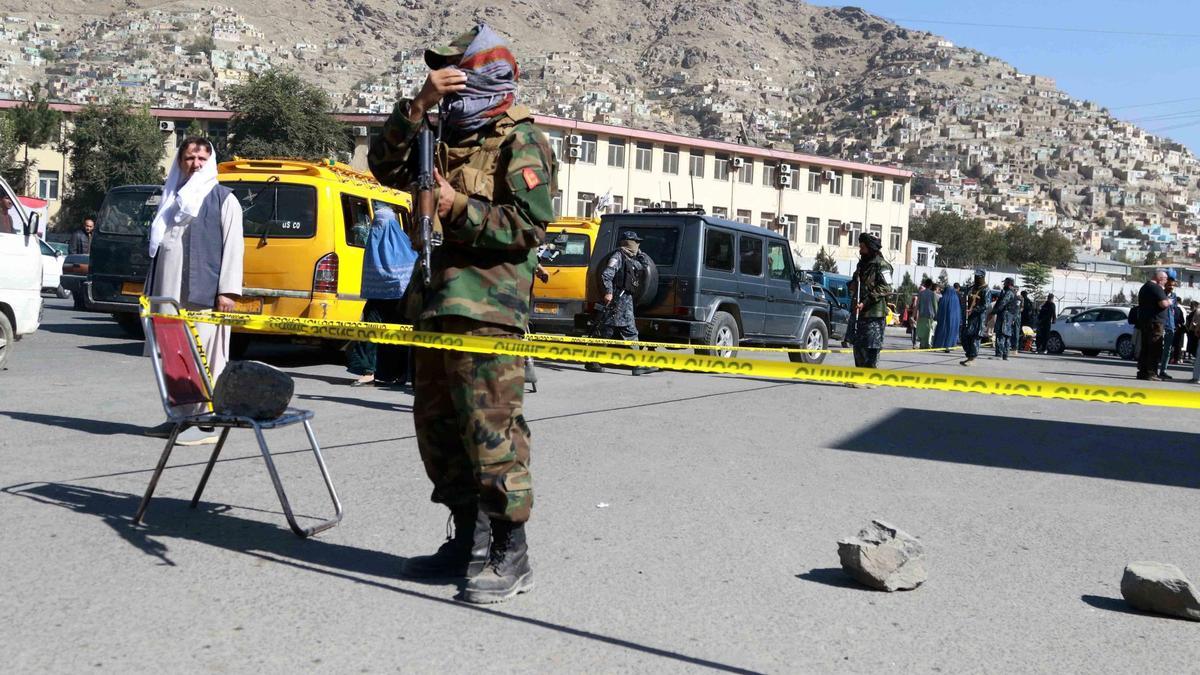 Un miembro de las fuerzas de seguridad de los talibán en Kabul, Afganistán.