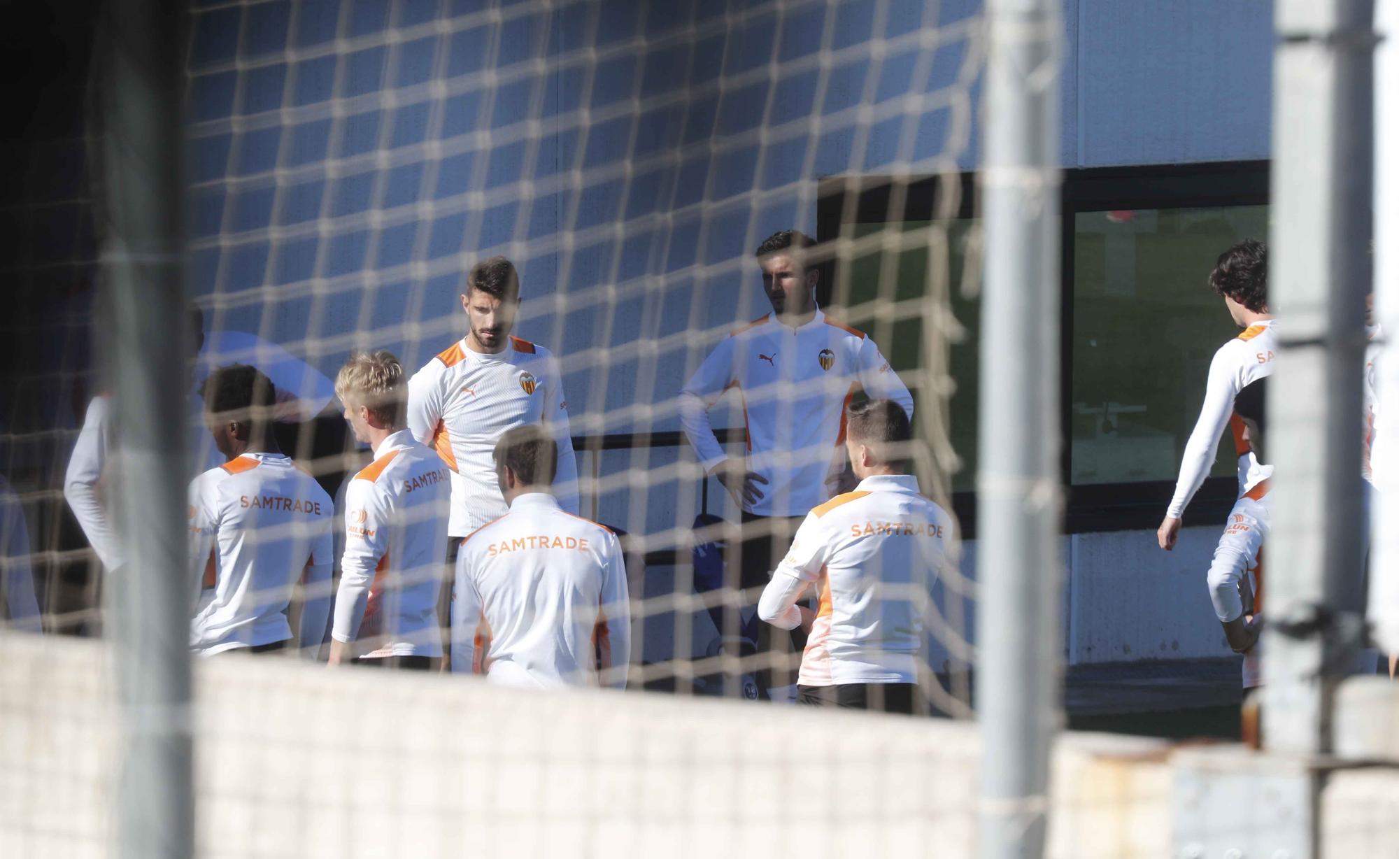 Entrenamiento del Valencia, a puerta cerrada