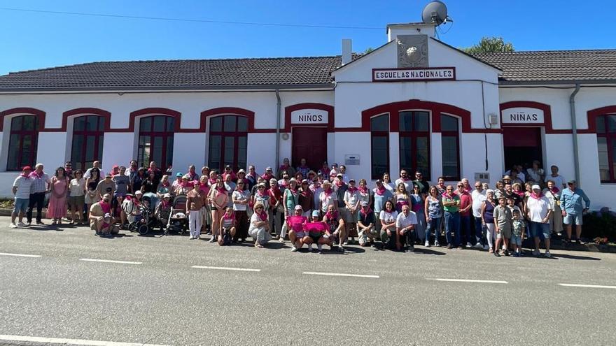 El valle del Ese estrecha lazos en Muñás de Arriba: el encuentro de asociaciones reúne a 400 vecinos