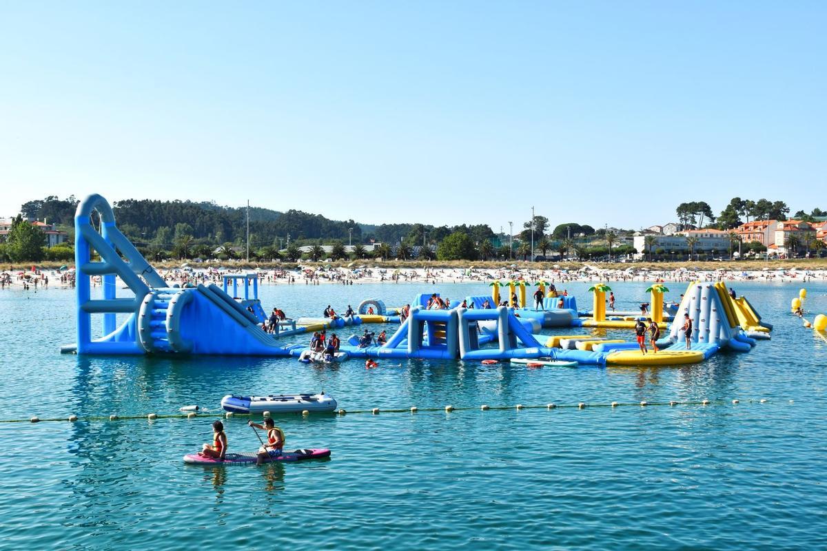 El parque acuático flotante más grande de España regresa con novedades