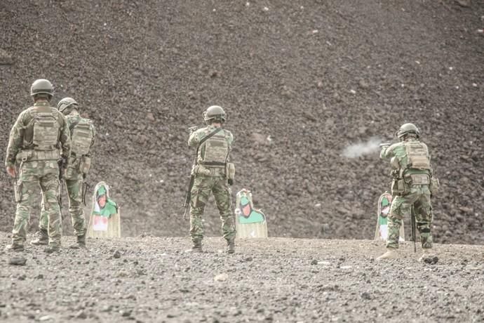 Ejercicios de adiestramiento terrestre en los campos militares de La Isleta y Pájara