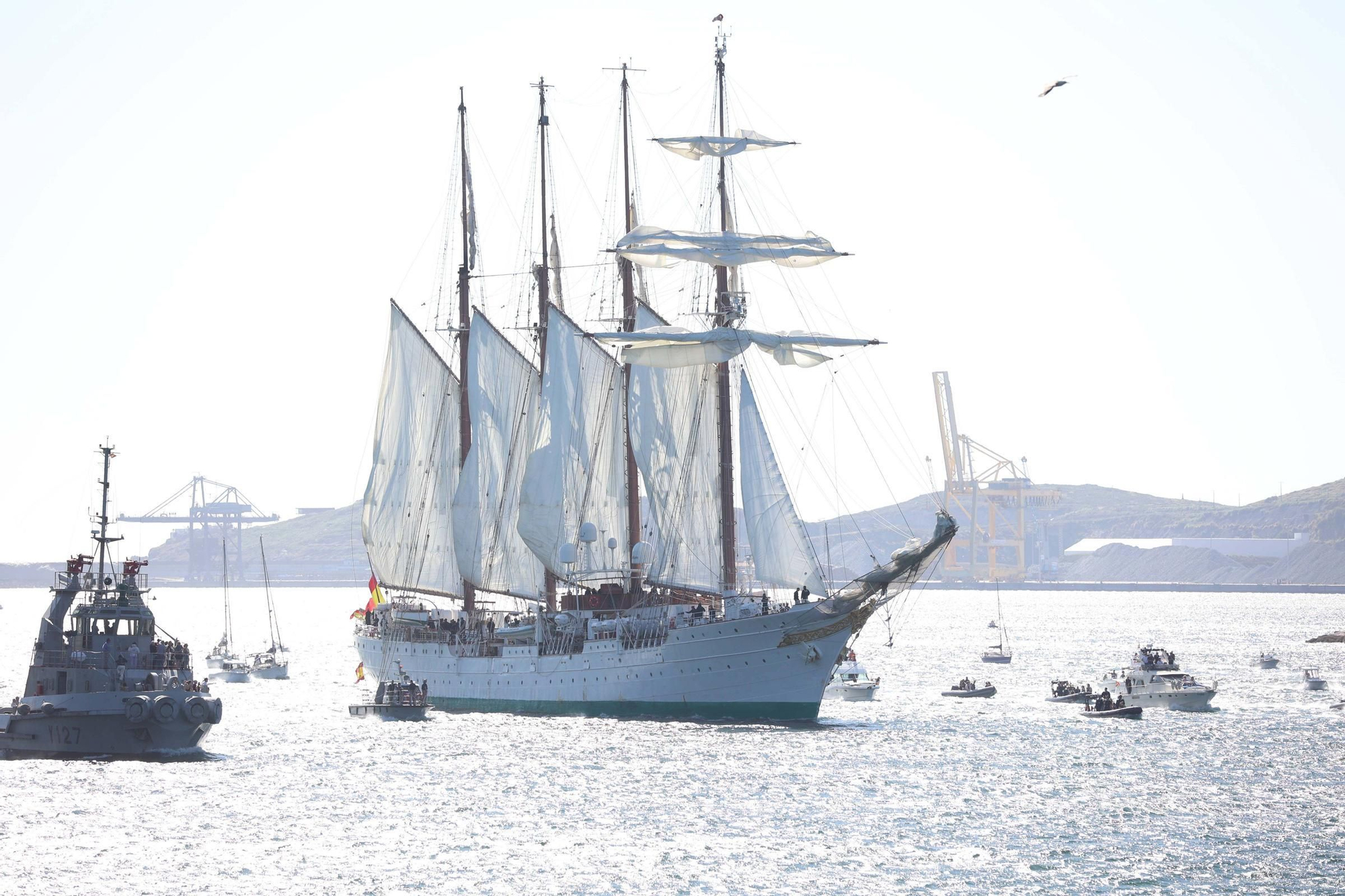 Llega a Ferrol el buque escuela de la Armada Juan Sebastian Elcano con la princesa Leonor a bordo