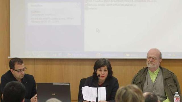 Por la izquierda, Fernando Rubiera, Sonia Puente (vocal del Colegio de Arquitectos) y Enrique de Balbín, durante las jornadas.