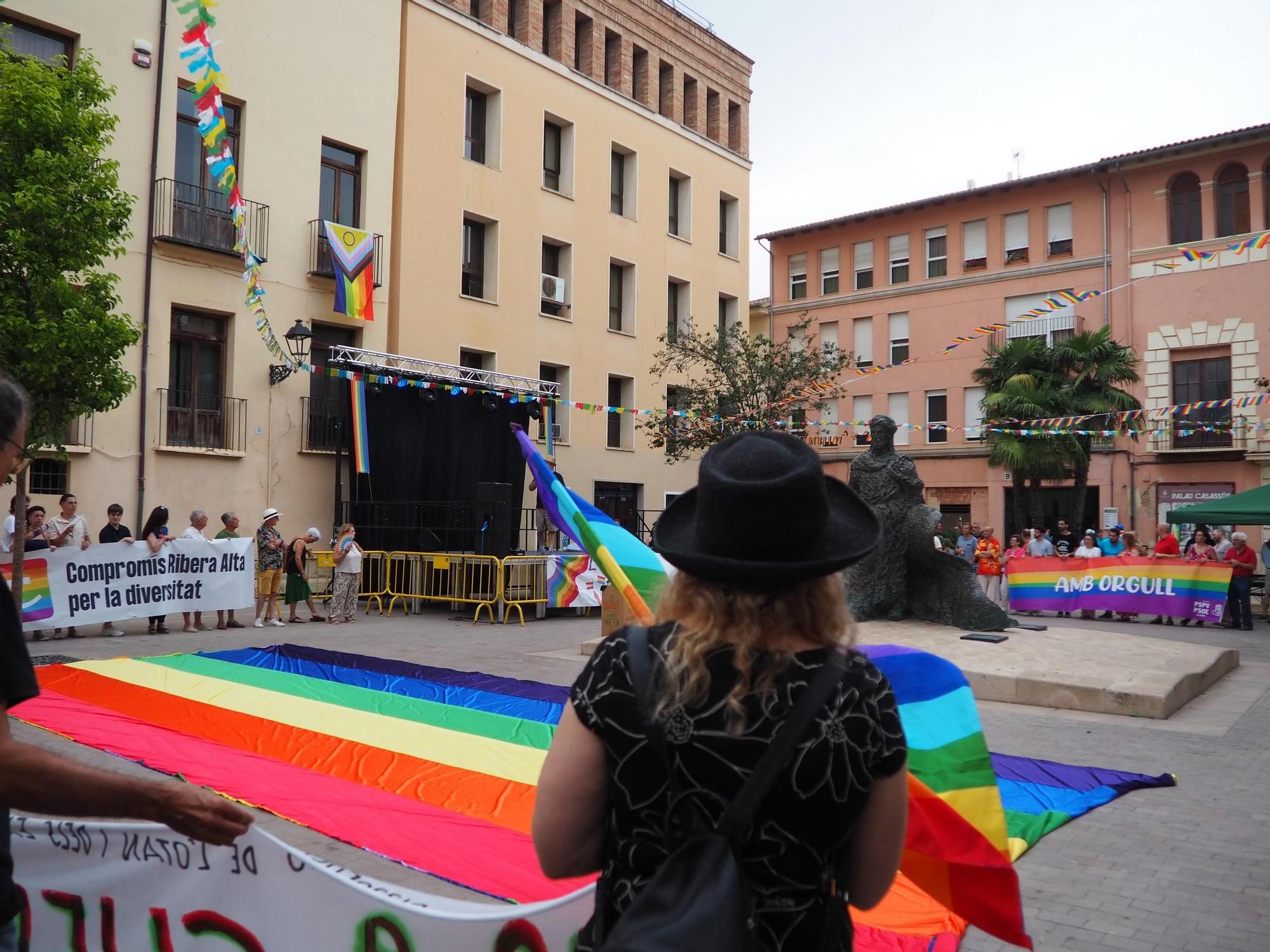 Así ha sido la manifestación del orgullo LGTBI en Alzira