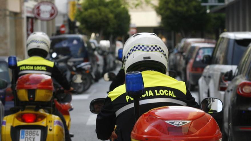 Imagen de archivo de dos policías locales de Vila en moto.