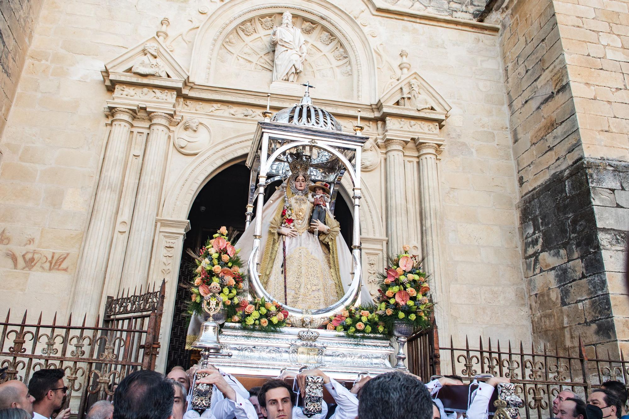 Lucena acompaña a la Virgen de Araceli a su santuario