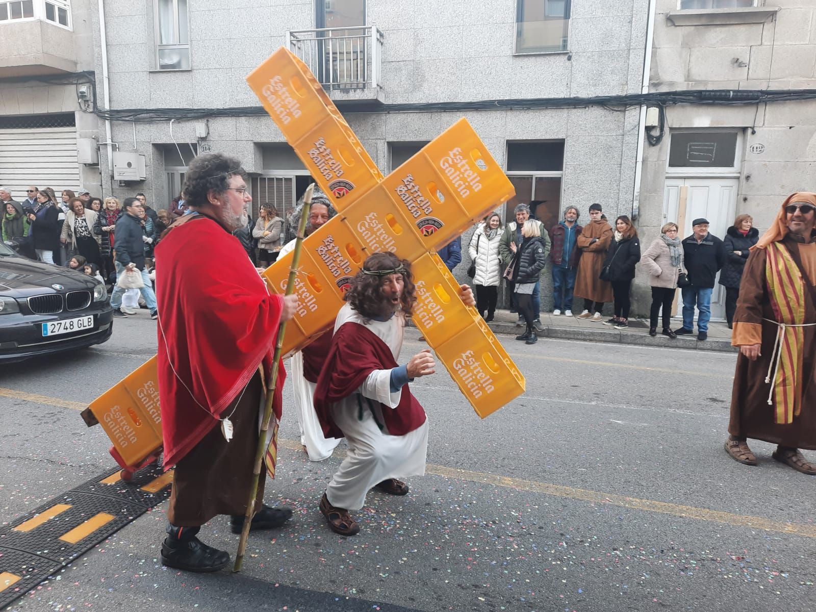 Moaña "llora" el fin del carnaval con el Enterro da Sardiña