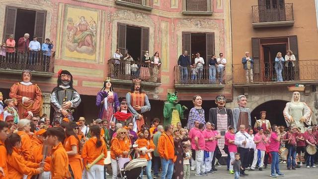 La Comparsa de Gigantes de Magallón en el XXIV Encuentro de Gigantes de Aragón.