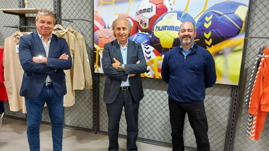 Hummel, nuevo espónsor técnico del Horneo Alicante para las próximas cuatro temporadas