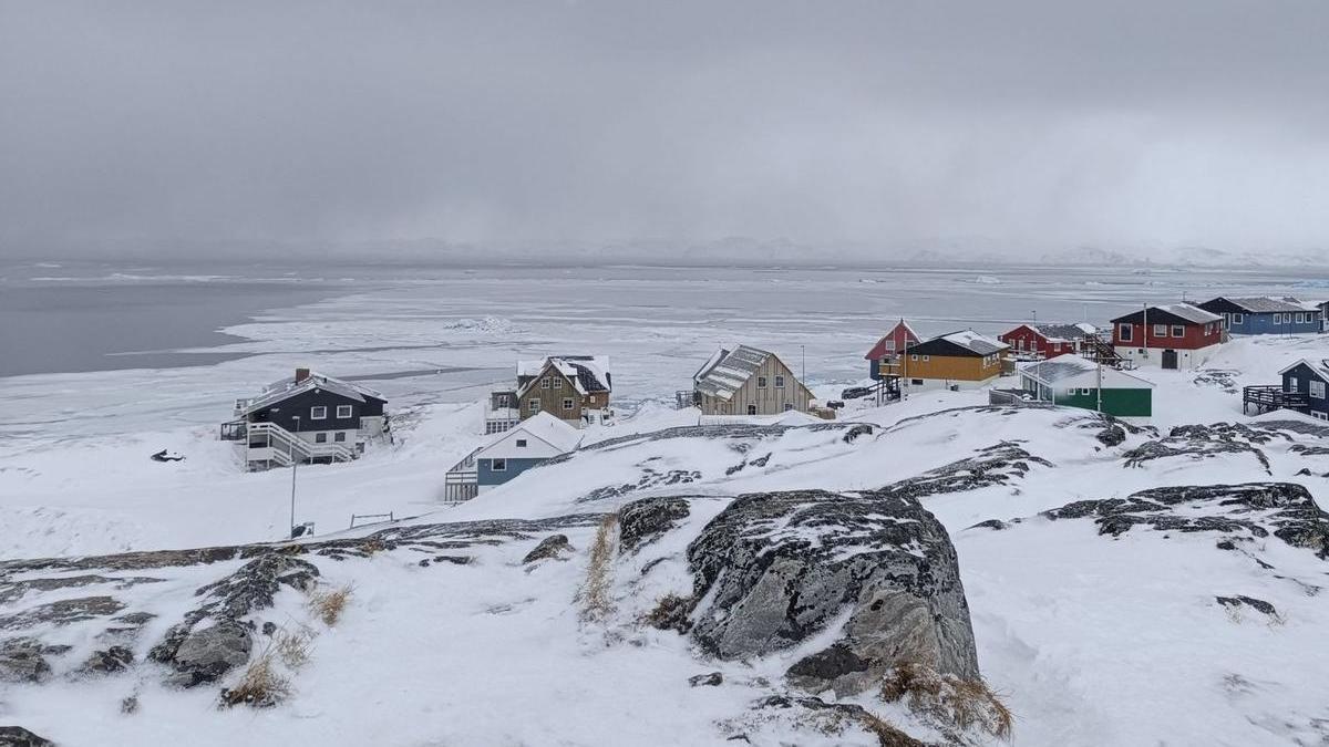 Vista de Nuuk, capital de Groenlandia, cuya riqueza en tierras raras es clave en el debate sobre cómo sustentar una futura independencia de Dinamarca.