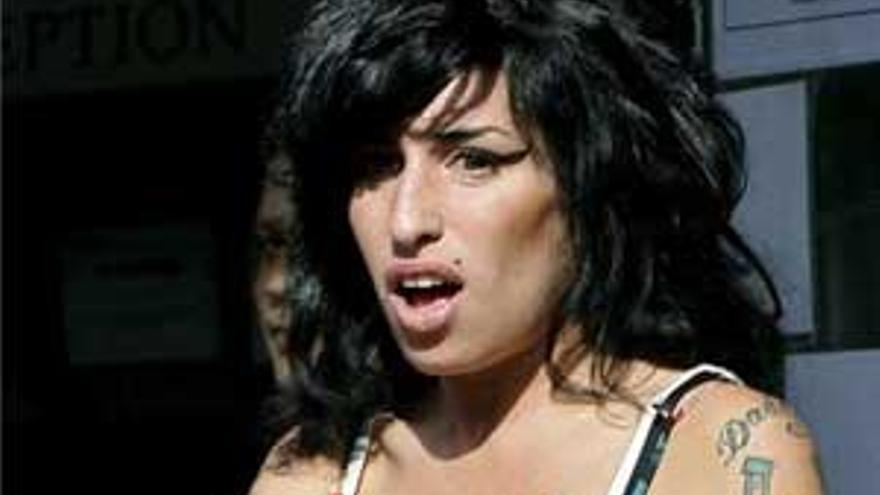 Amy Winehouse quiere rehacer su vida con su marido