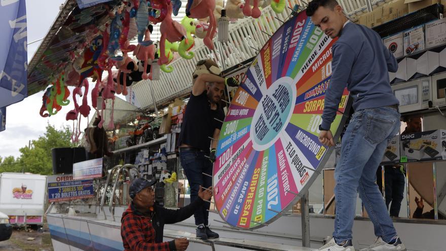 La lluvia despide una feria de Cáceres bajo mínimos: «Han fallado los días grandes»