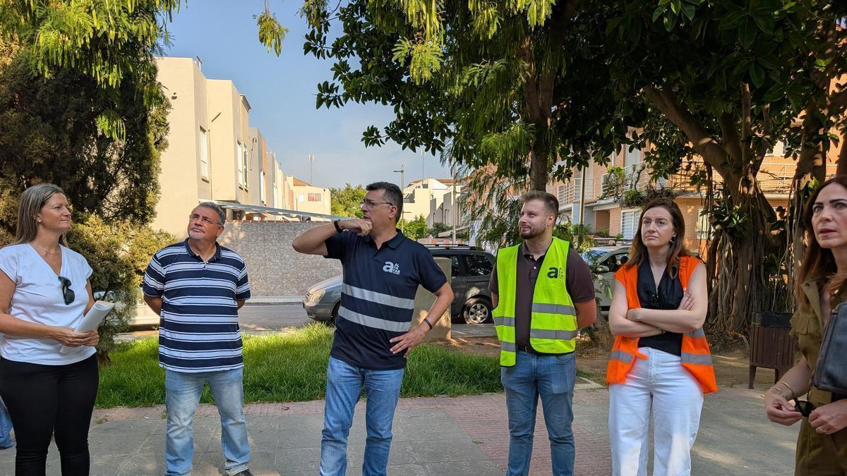 Visita a las obras que ya han comenzado en el plan de choque de los Alfalares.