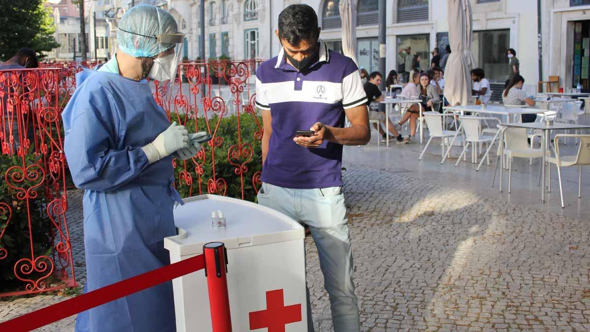 Portugal obrirà l’oci nocturn a l’octubre per als vacunats