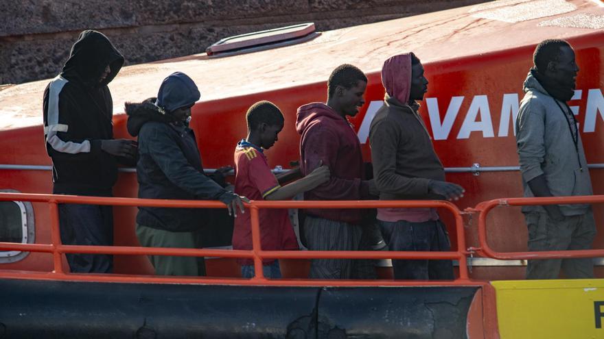 El Estado impone abordar la migración con las autonomías tras la presión de Canarias
