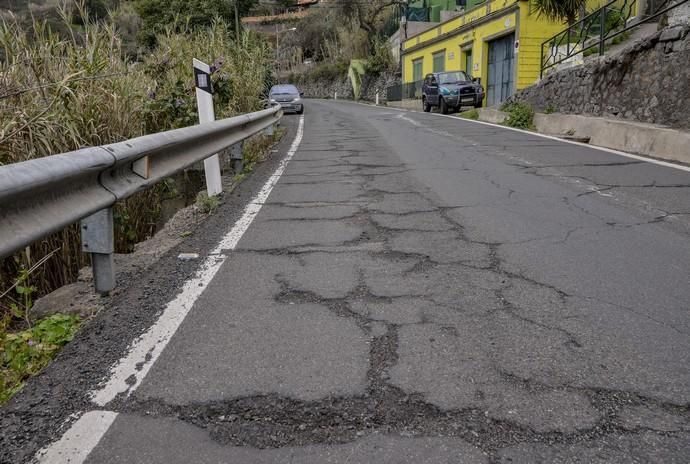 25/01/2018 CUMBRE GRAN CANARIA. Mal estado de las carreteras en la zona de medianías y cumbre de Gran Canaria. Carretera Lanzarote a Valleseco. FOTO: J. PÉREZ CURBELO