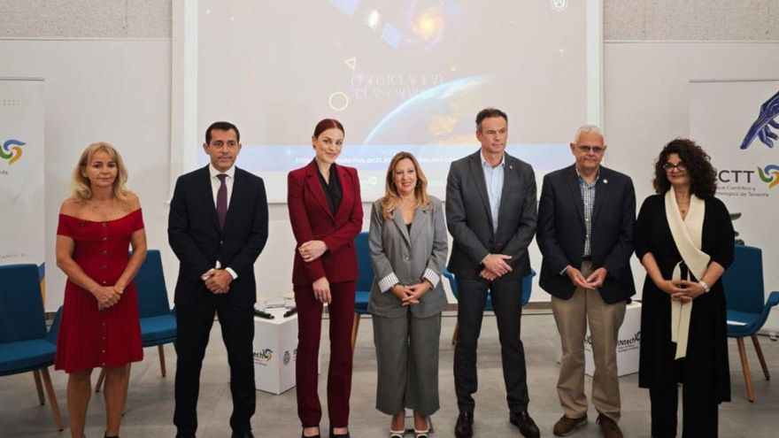 De izquierda a derecha: Olga Martín Pascual, Juan José Martínez Díaz, Sara García Alonso, Rosa Dávila Mamely, David Pérez-Dionis Chinea, Valentín Martínez Pillet y Cecilia Hernández Rodríguez