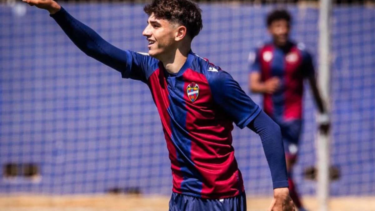 Nacho Pérez, con el Atlético Levante