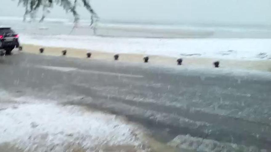 Vídeo de la nevada en la playa de la Glea de Orihuela Costa hace ahora dos meses