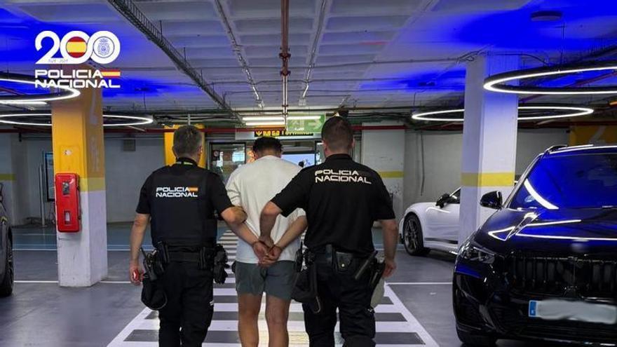 Detienen a un falso turista que robaba los efectos de los viajeros en el aparcamiento del Aeropuerto de PAlma