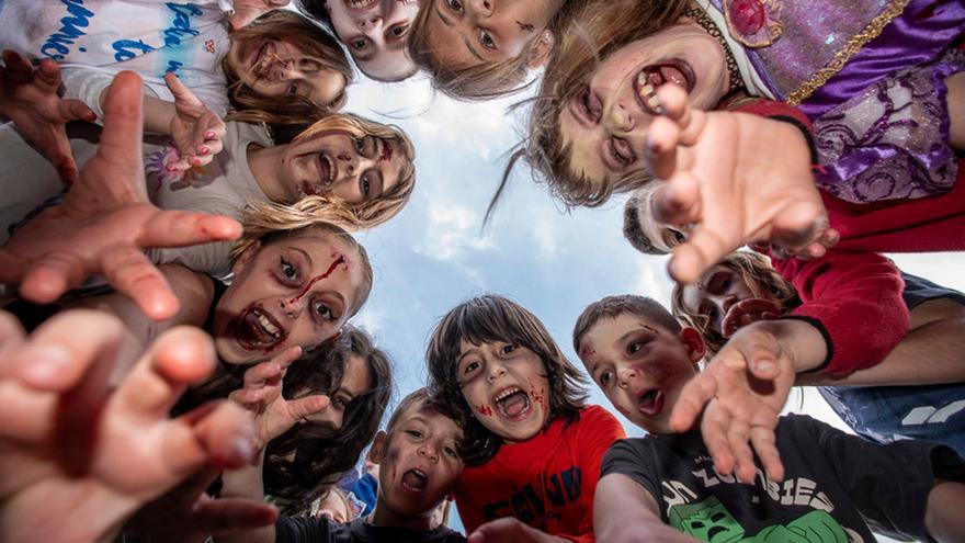 Blanes omple els carrers amb un exèrcit de zombies pel Festival Internacional de Cinema