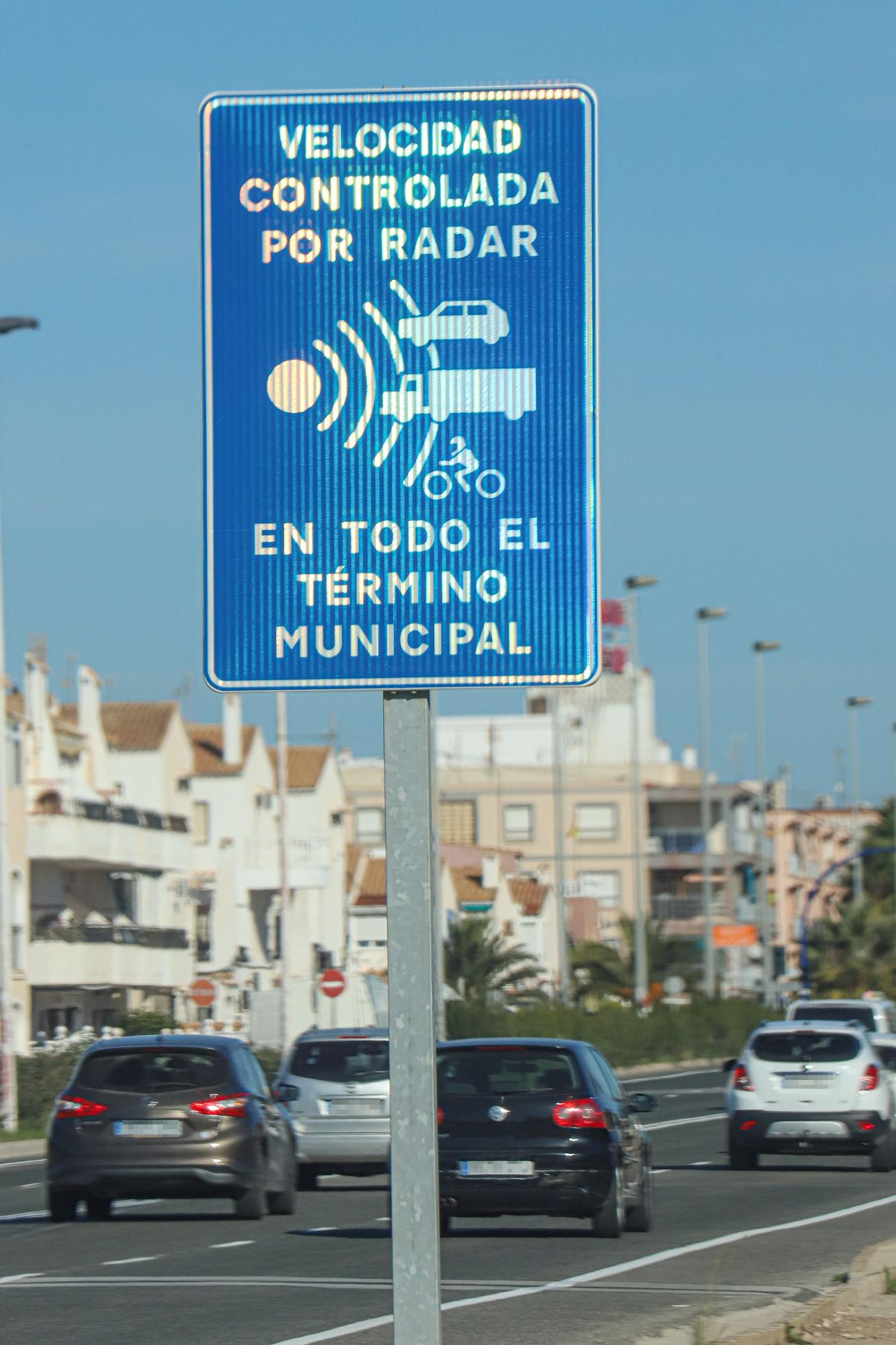 Torrevieja controla la velocidad de los vehículos dentro de la ciudad con tres nuevos radares fijos