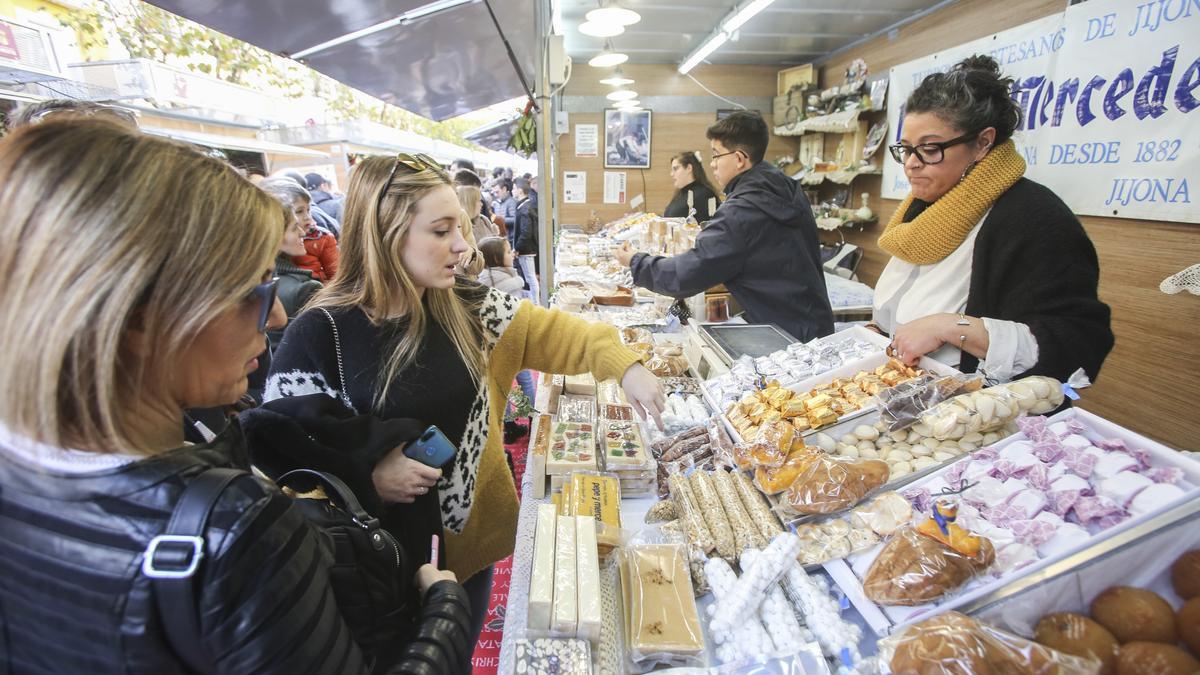 La feria muestra una gran exposición de turrones y dulces (imagen de archivo).