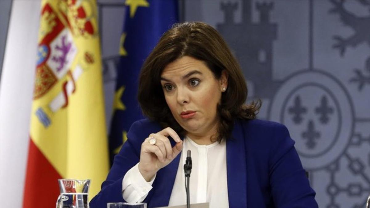 La vicepresidenta del Gobierno, Soraya Sáenz de Santamaría, durante la rueda de prensa posterior a la reunión del Consejo de Ministros.