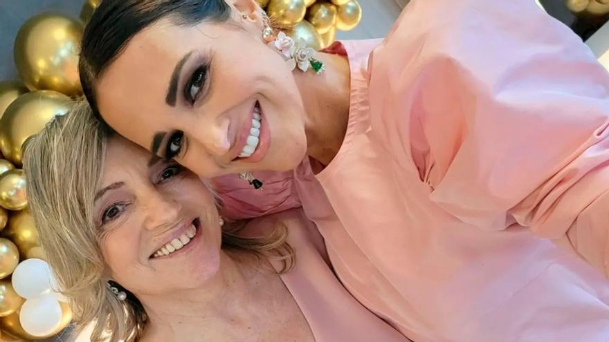 Paula Echevarría posa con su madre.