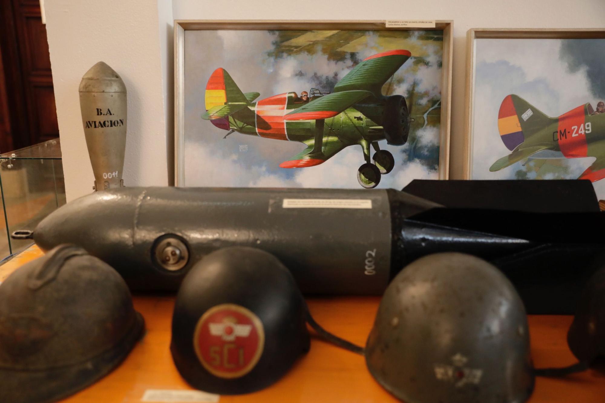 Una historia de la aviación en miniatura: así es la exposición de maquetas de la Delegación de Defensa