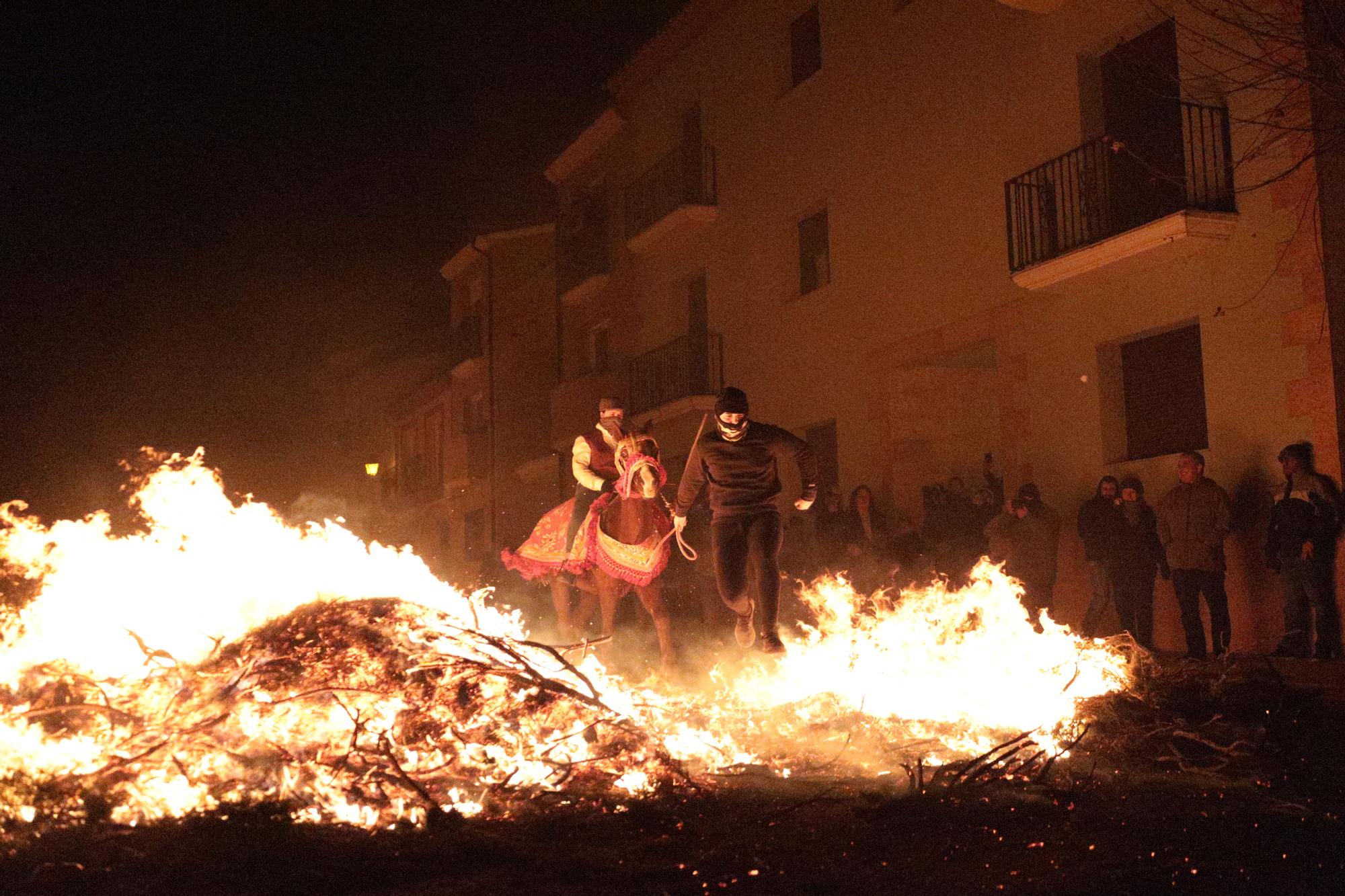 Las mejores fotos de la espectacular Matxà de Sant Antoni en Vilanova d'Alcolea