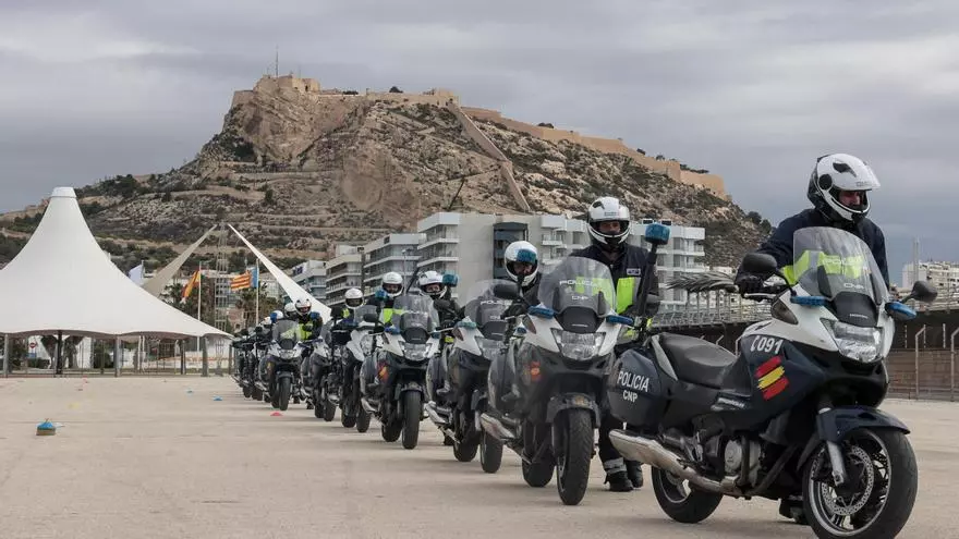 Curso de conducción de motos de gran cilindrada para policías nacionales