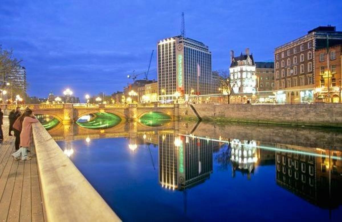 Río Liffey y el puente O'Connell