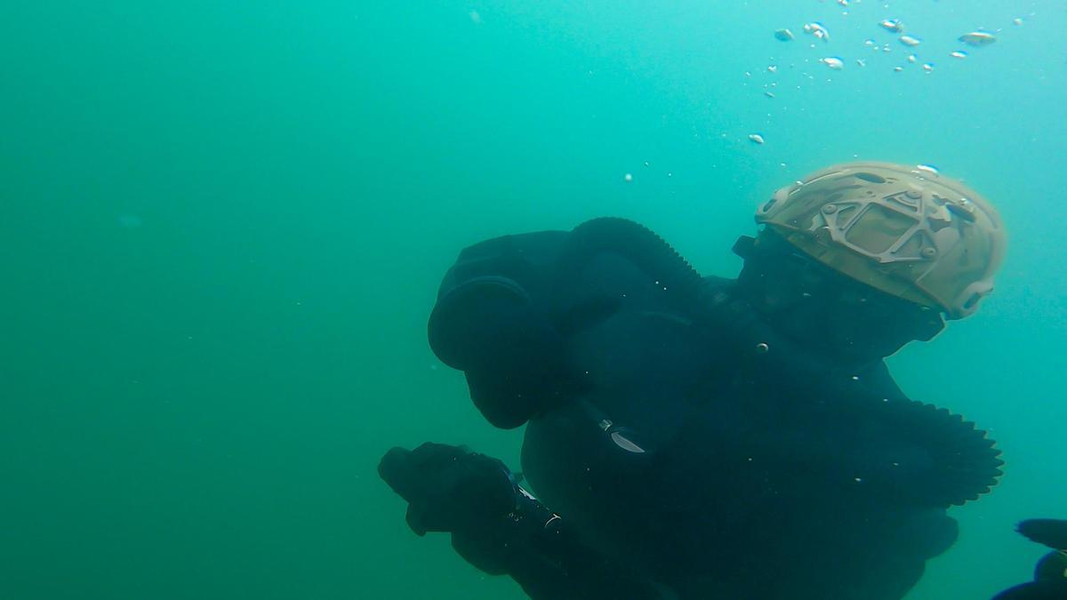 Fotos: El mando de operaciones especiales del Ejército afronta diez días de adiestramiento en el mar balear Fotos: El mando de operaciones especiales del Ejército afronta diez días de adiestramiento en el mar balear