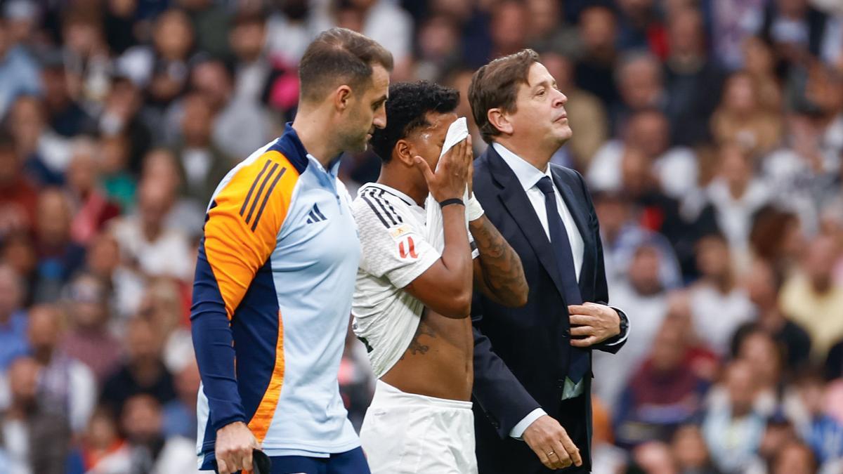 Rodrygo se retira lesionado del Real Madrid - Osasuna.