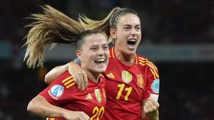 Alexia y Pina celebrando el gol de la Pina ante Suiza