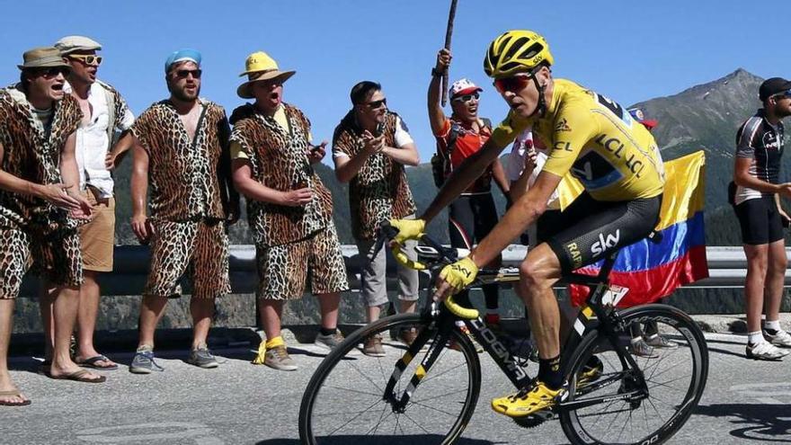 Froome, durante la ascensión al último puerto del día. // Reuters