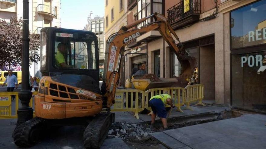 Comienzan las obras en las baldosas defectuosas de Sagasta