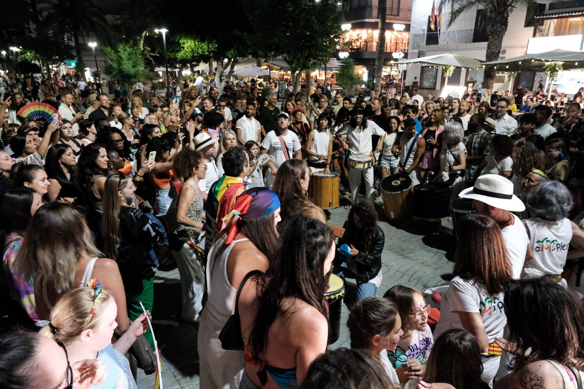 Mira aquí todas las fotos del primer pasacalles del Ibiza Pride en Sant Antoni