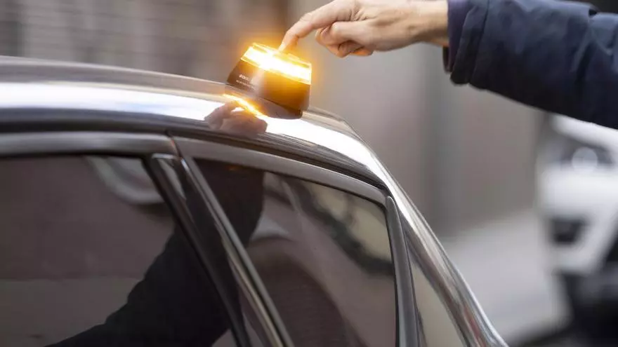 Interior no multará por un periodo "razonable" a conductores que no lleven la baliza V-16