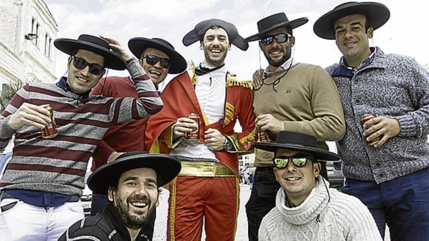 Una fiesta dentro y fuera de la plaza