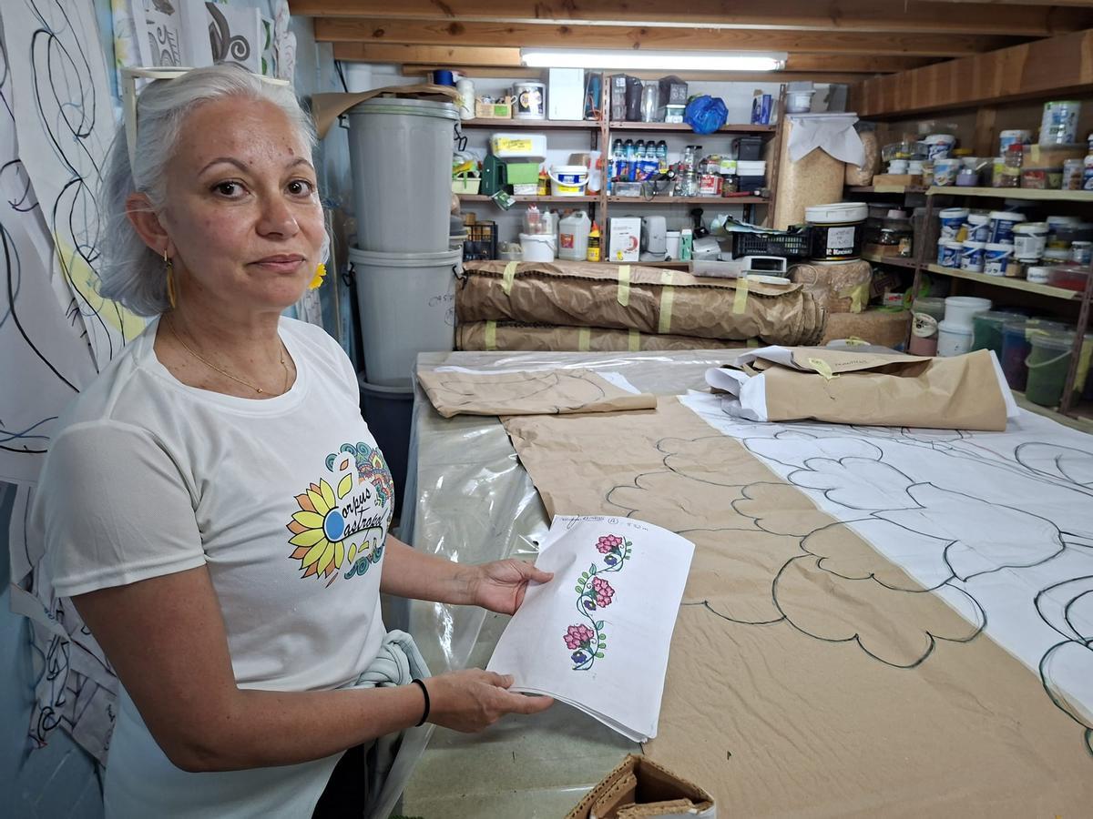 En imágenes: Los artistas florales de Castropol encaran la recta final para el Corpus Christi