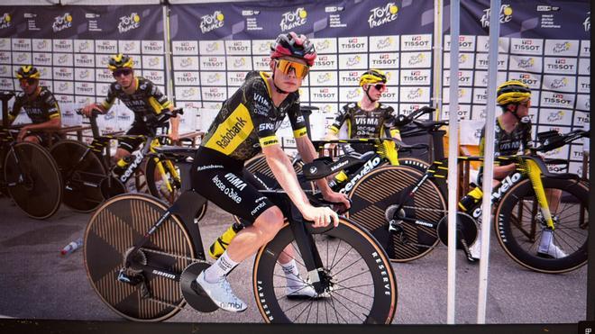 Vingegaard gana en Montjuïc y se convierte en el primer líder del Tour en Barcelona