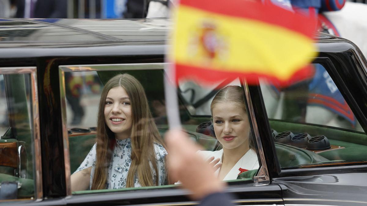 Leonor, la princesa de Asturias, y su hermana, la infanta Sofía