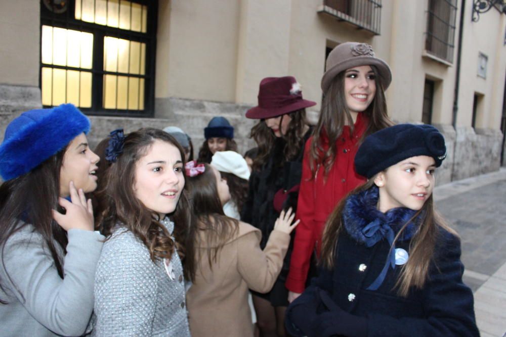 Las falleras de la corte, estilo "vintage"