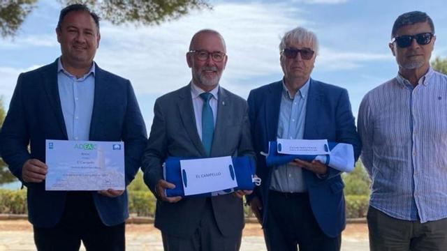 Los representantes de El Campello que acudieron al acto de entrega.
