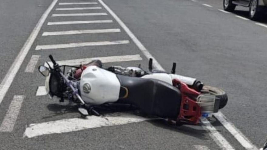 El conductor de una moto circula en sentido contrario, se da a la fuga y da positivo en cocaína en Las Palmas de Gran Canaria
